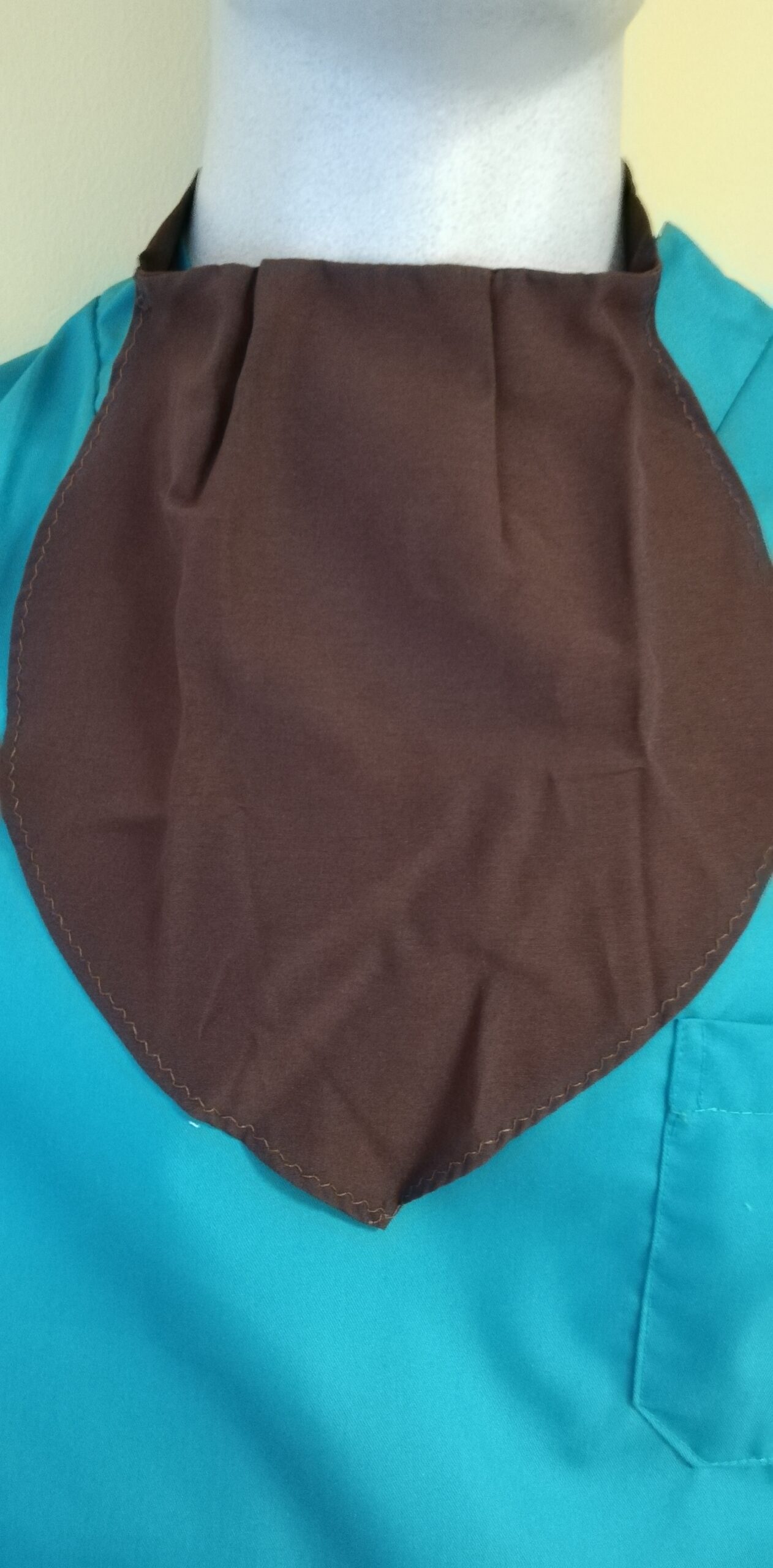 Pañuelo de traqueotomía de seda