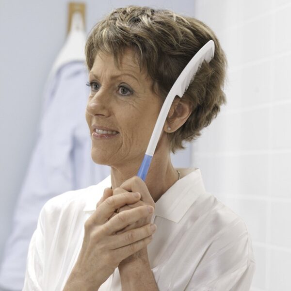 Peine con mango largo