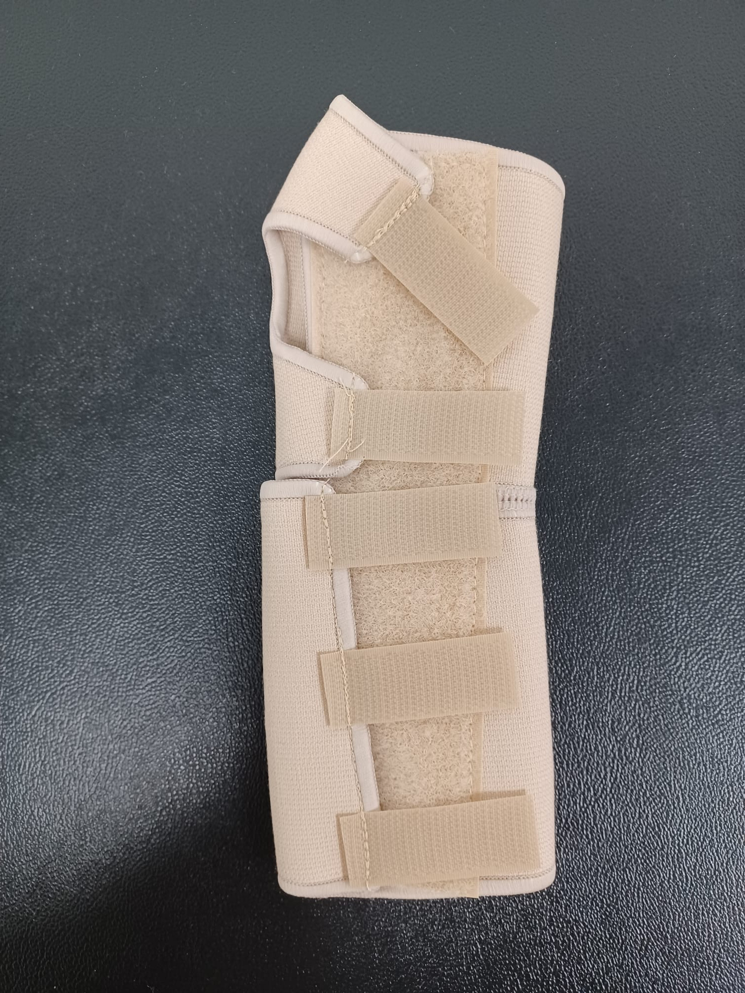 Muñequera metacarpiana con férula