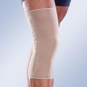 Rodillera elástica c/rótula cerrada y flejes