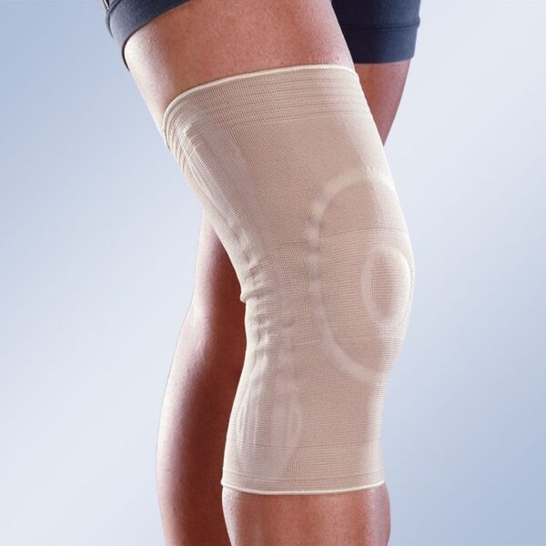 Rodillera elástica c/ rótula cerrada y estabilizadores