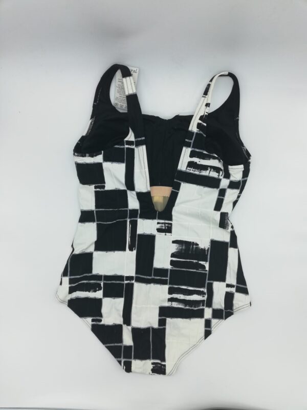 Bañador blanco y negro