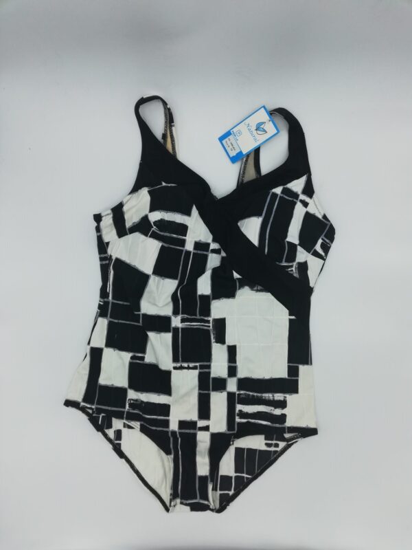 Bañador blanco y negro