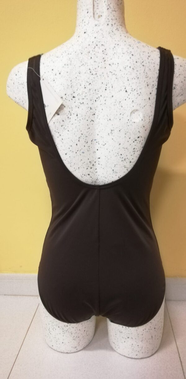 Bañador marrón con flores en turquesa