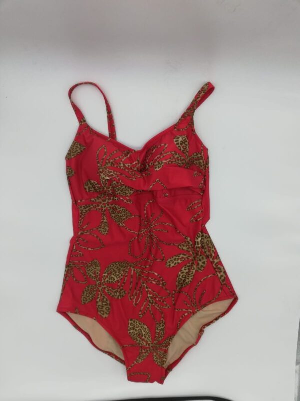 Bañador rojo con flores