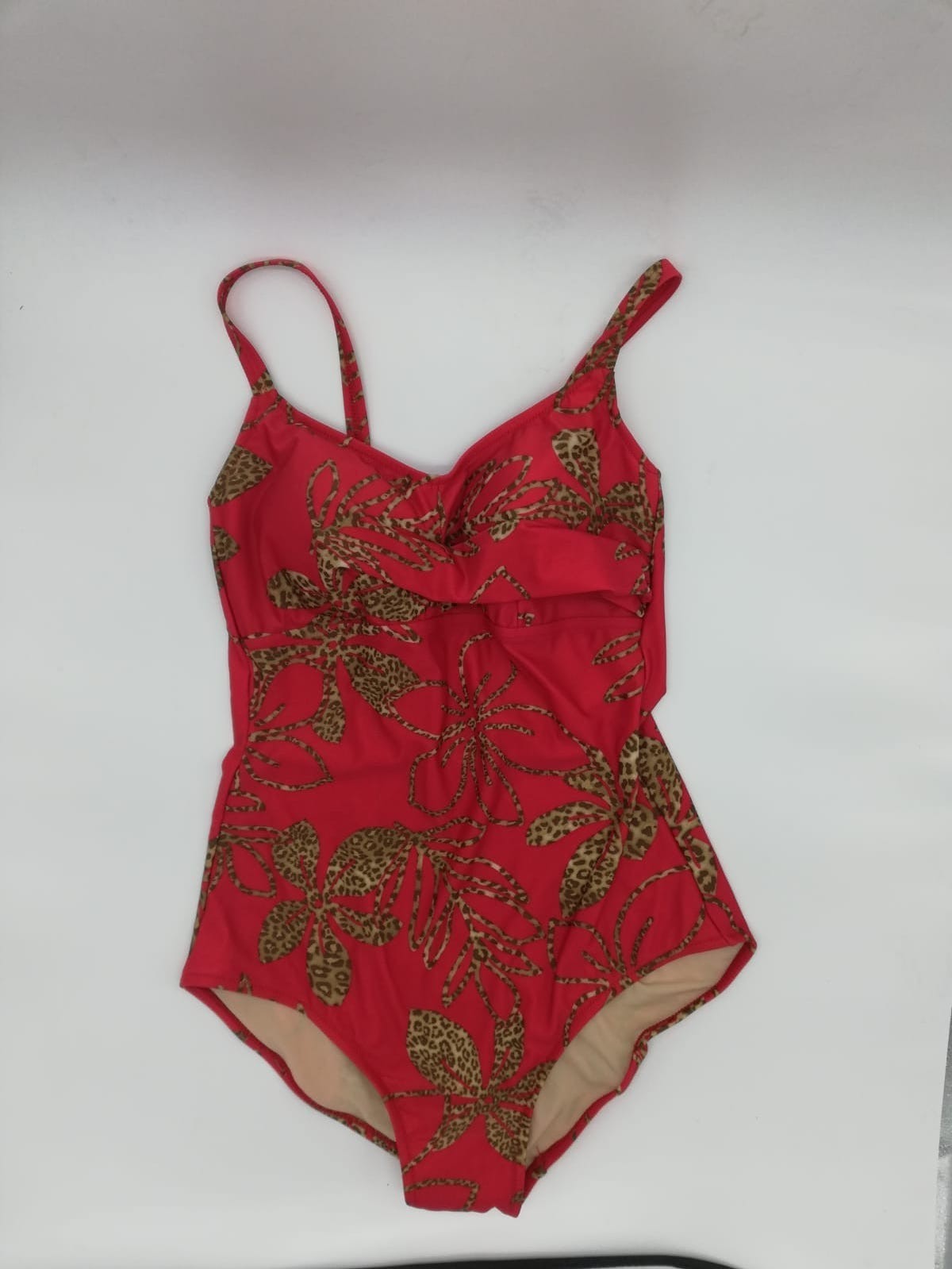 Bañador rojo con flores