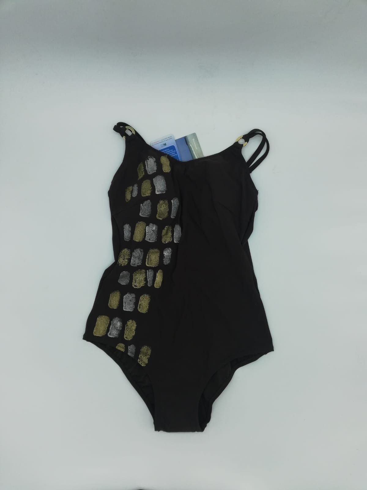 Bañador negro con detalles en oro y plata