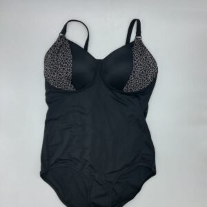 Bañador negro con detalle en pecho