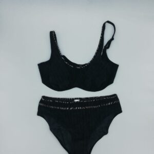 Bikini negro raya diplomática