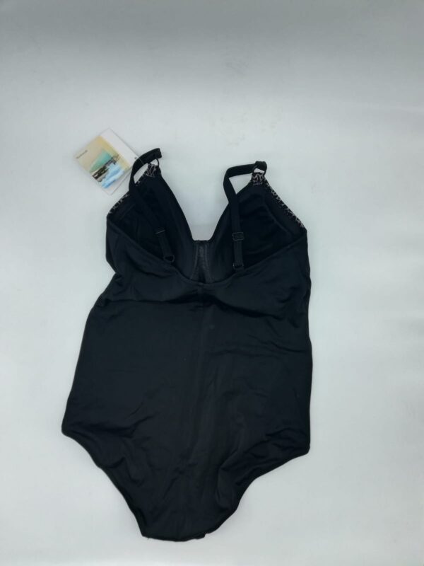 Bañador negro con detalle en pecho