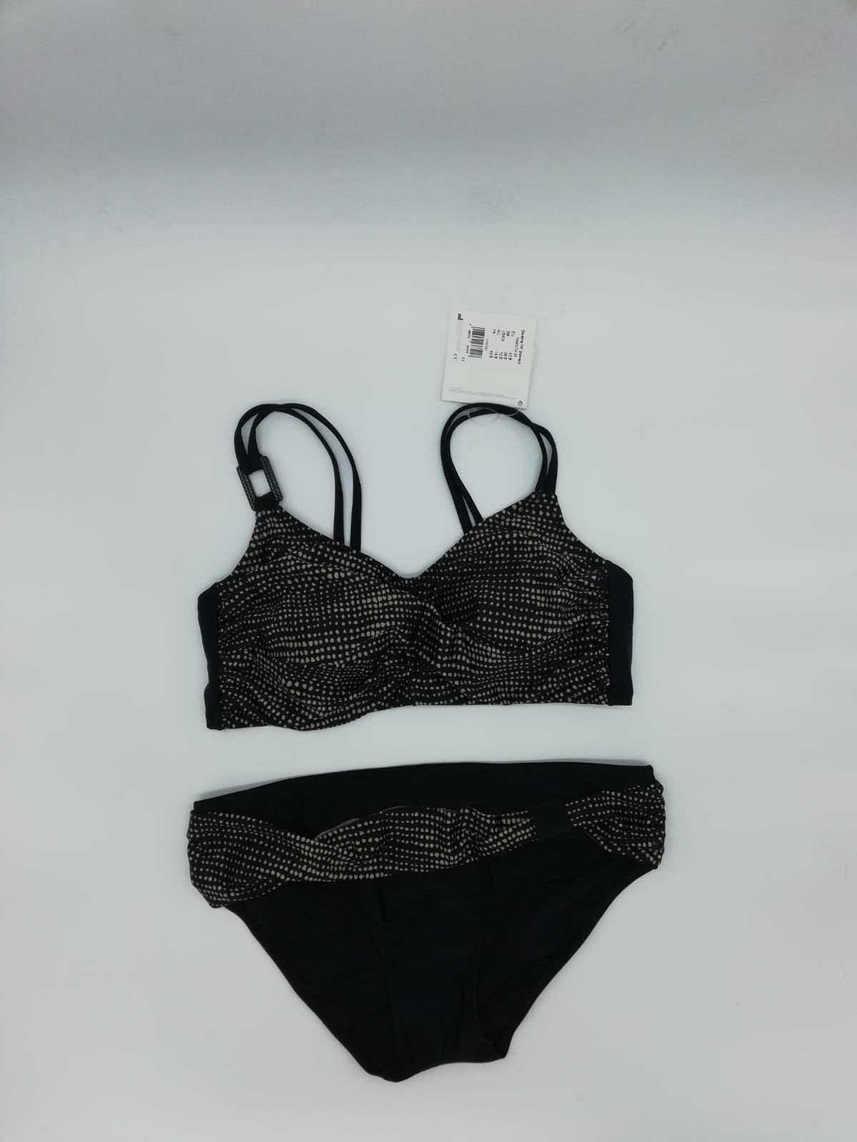 Bikini negro con detalles blancos