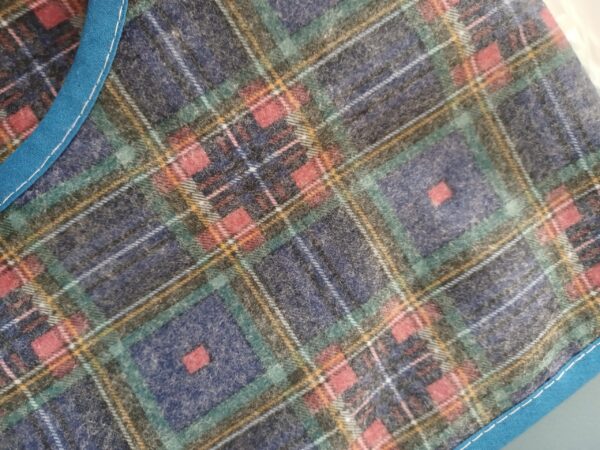 Babero impermeable azul