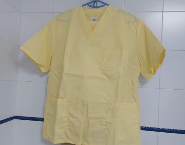 Pijama sanitario amarillo