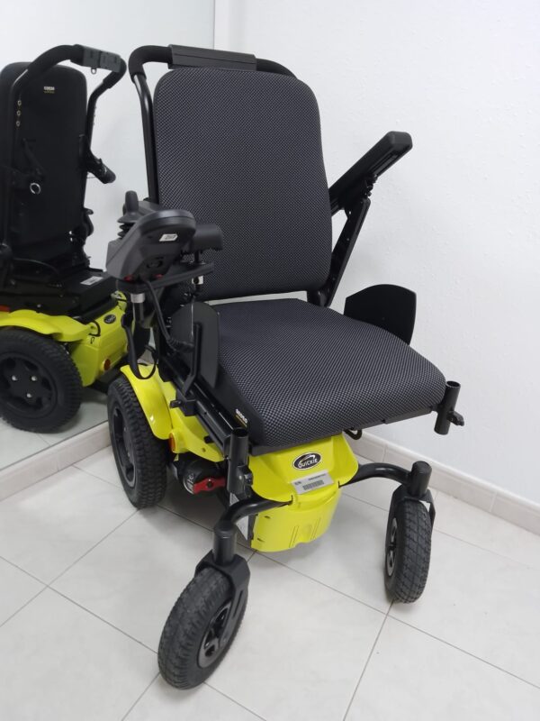 Silla de ruedas eléctrica basculante Q300R