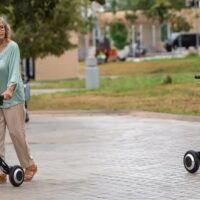 andador y silla de ruedas eléctrica